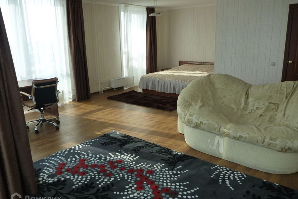 Сдаётся 3-комнатная квартира, 111 м²