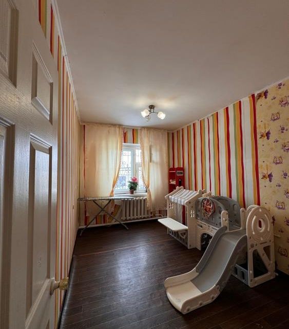 Продаётся 5-комнатная квартира, 135 м²