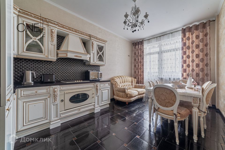 Сдаётся 2-комнатная квартира, 81.7 м²