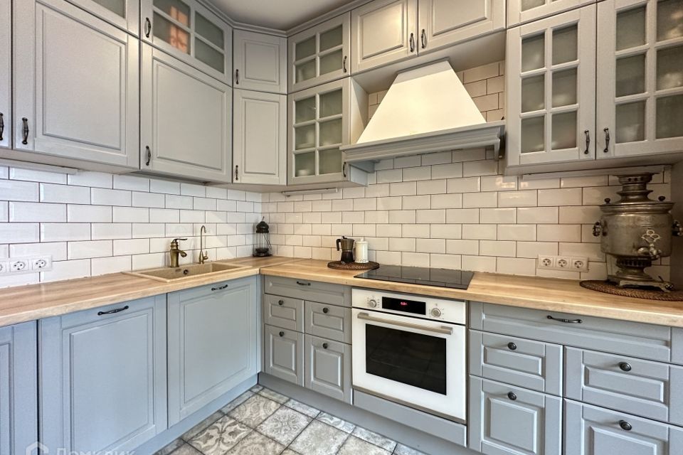 Продаётся 2-комнатная квартира, 96.8 м²