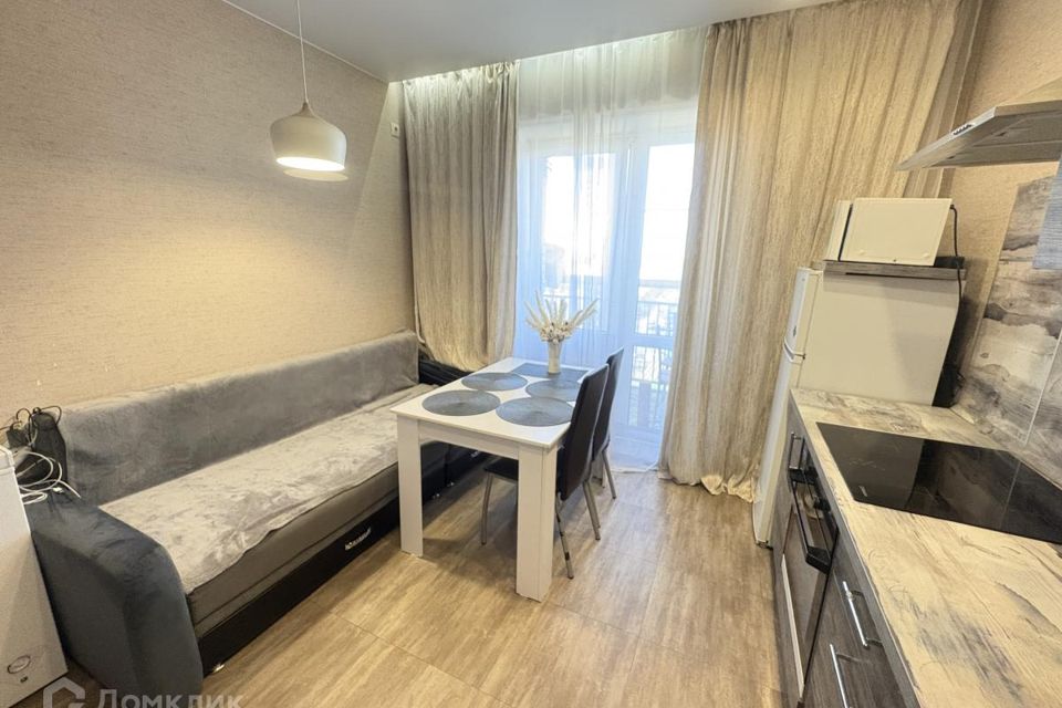 Продаётся 1-комнатная квартира, 42.8 м²