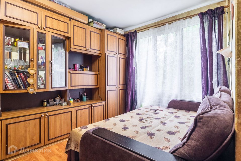 Продаётся 3-комнатная квартира, 42.2 м²