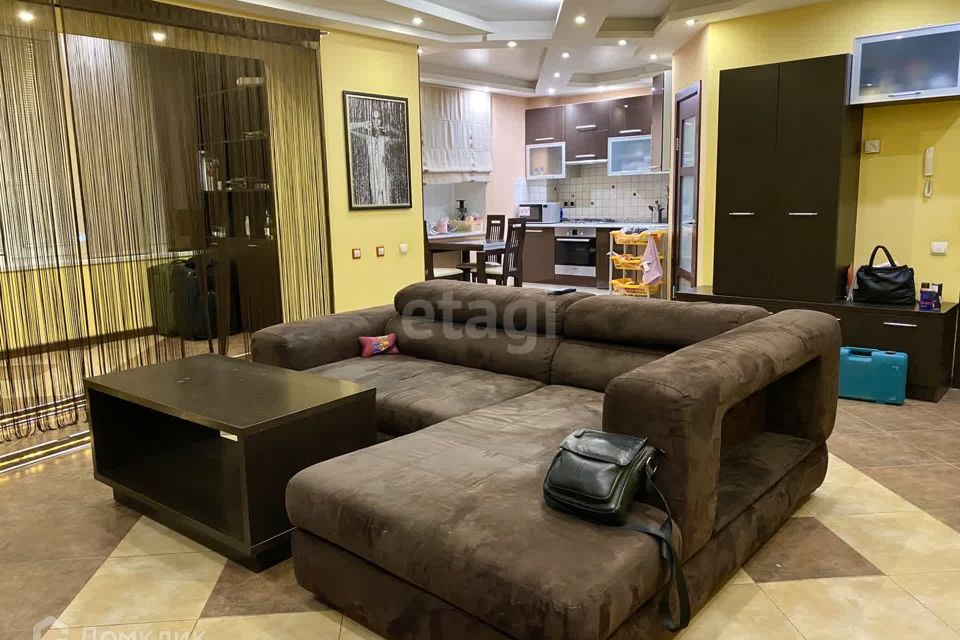 Продаётся 2-комнатная квартира, 70 м²