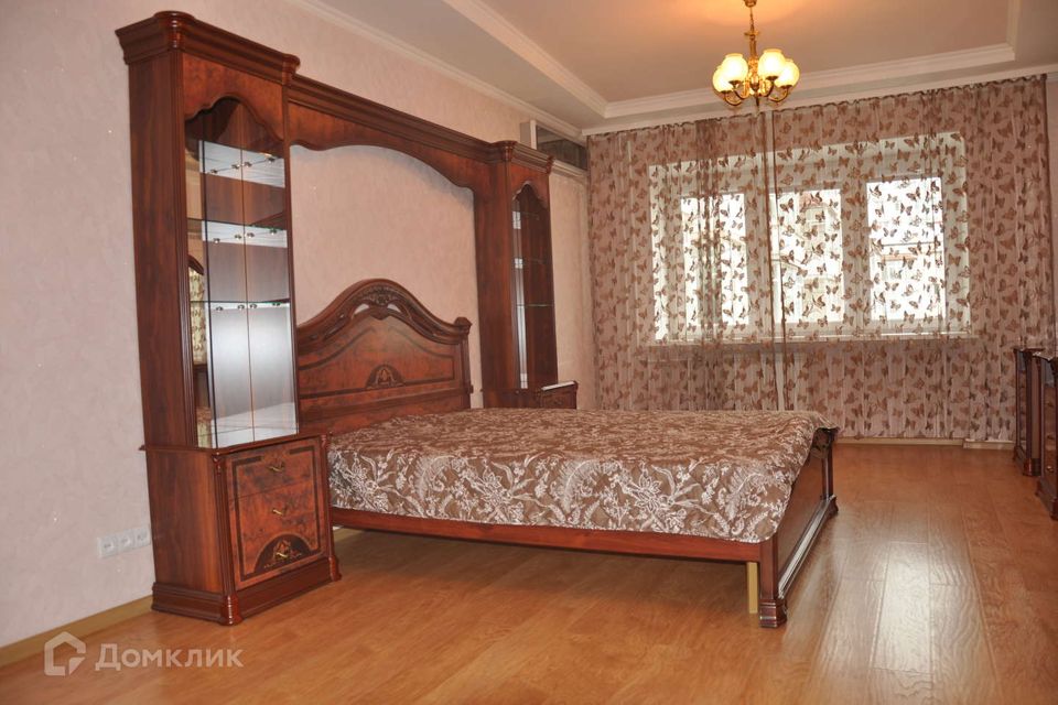 Сдаётся 2-комнатная квартира, 79.2 м²