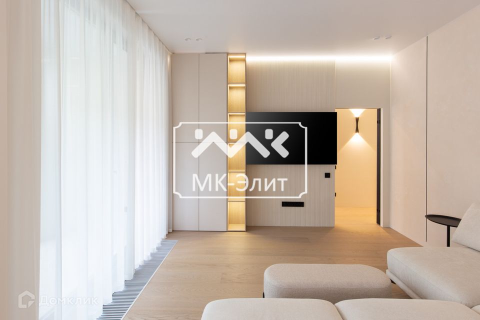 Продаётся 4-комнатная квартира, 161.2 м²