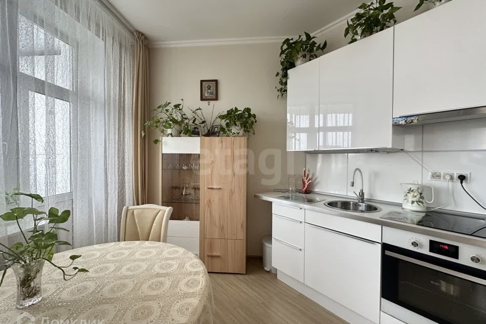 Продаётся 1-комнатная квартира, 37.9 м²