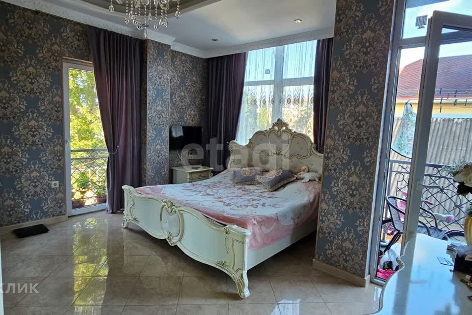 Продаётся 2-комнатная квартира, 64 м²