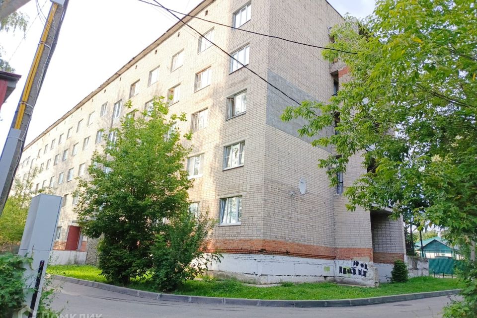 Продаётся комната в 17-комн. квартире, 12 м²