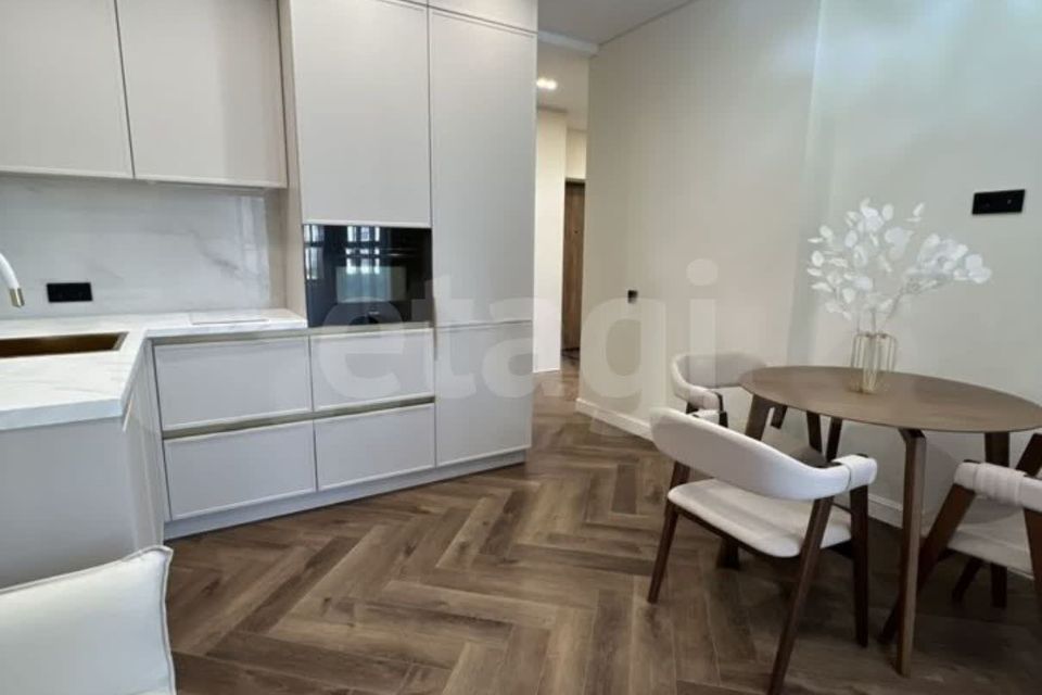Продаётся 1-комнатная квартира, 42.5 м²