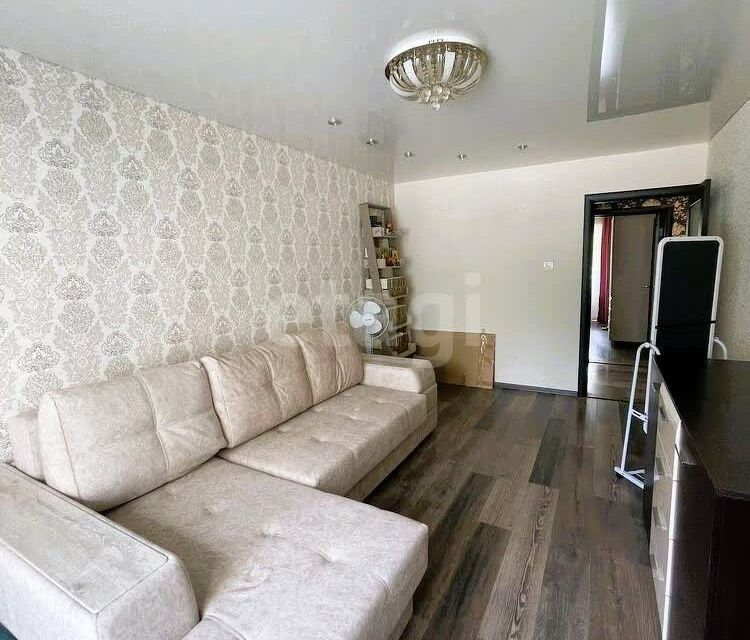 Продаётся 4-комнатная квартира, 82 м²