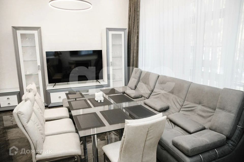 Продаётся 3-комнатная квартира, 146.5 м²