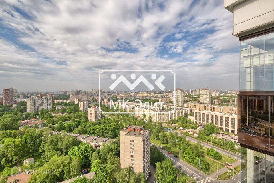 Продаётся 3-комнатная квартира, 122.6 м²