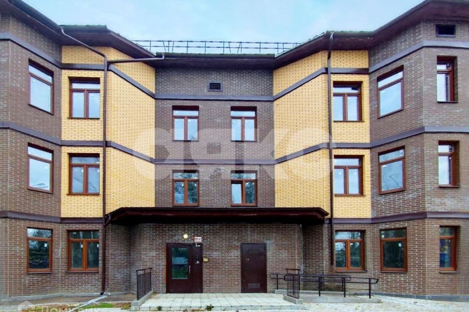 Продаётся 1-комнатная квартира, 42 м²