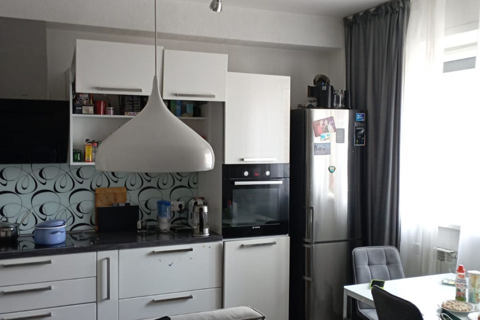 Продаётся 4-комнатная квартира, 106.5 м²