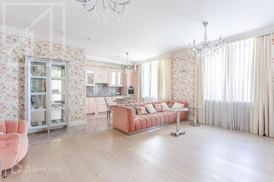 Сдаётся 3-комнатная квартира, 130 м²