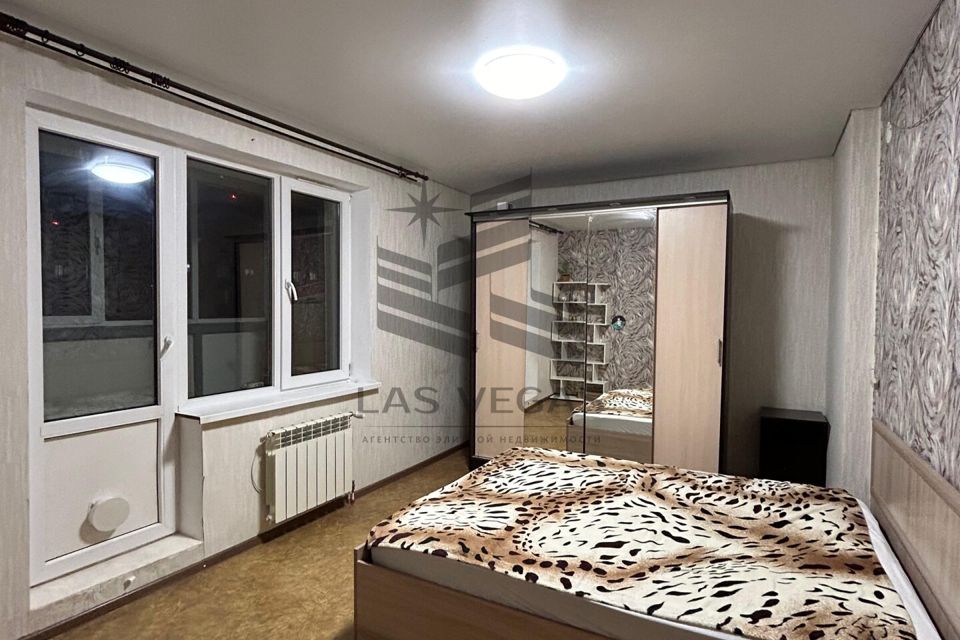 Сдаётся 2-комнатная квартира, 65 м²