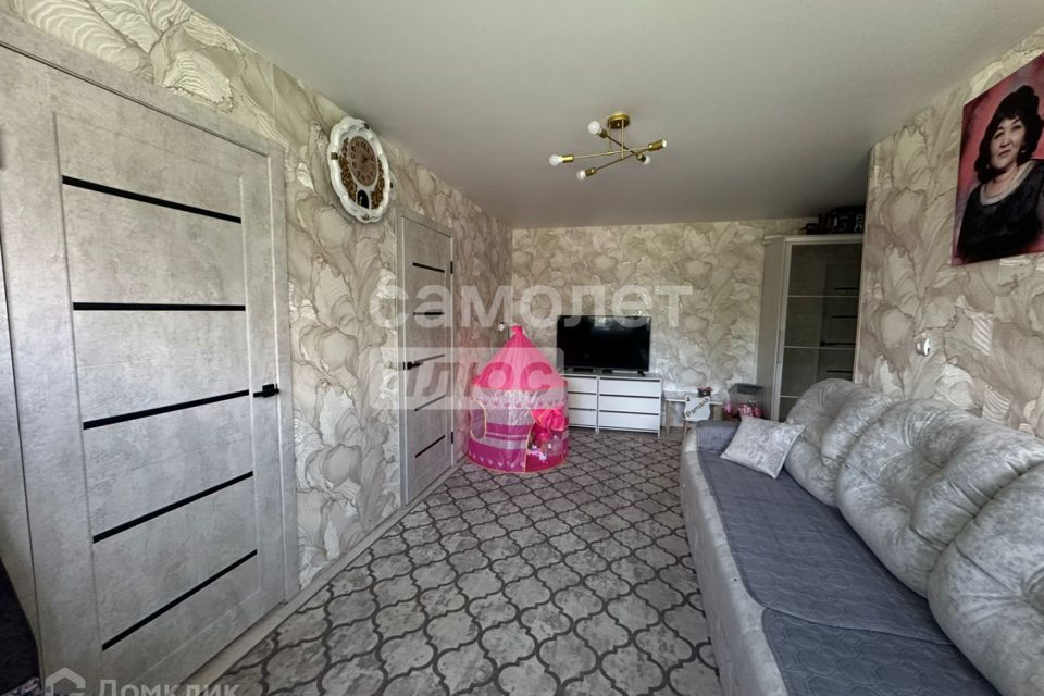 Продаётся 4-комнатная квартира, 63.5 м²