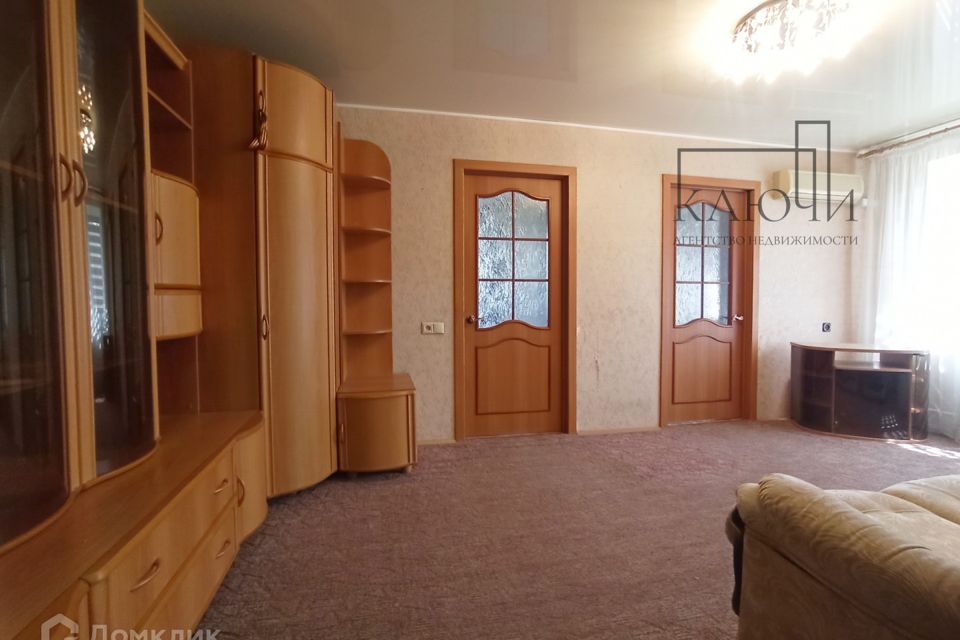 Продаётся 4-комнатная квартира, 62.3 м²