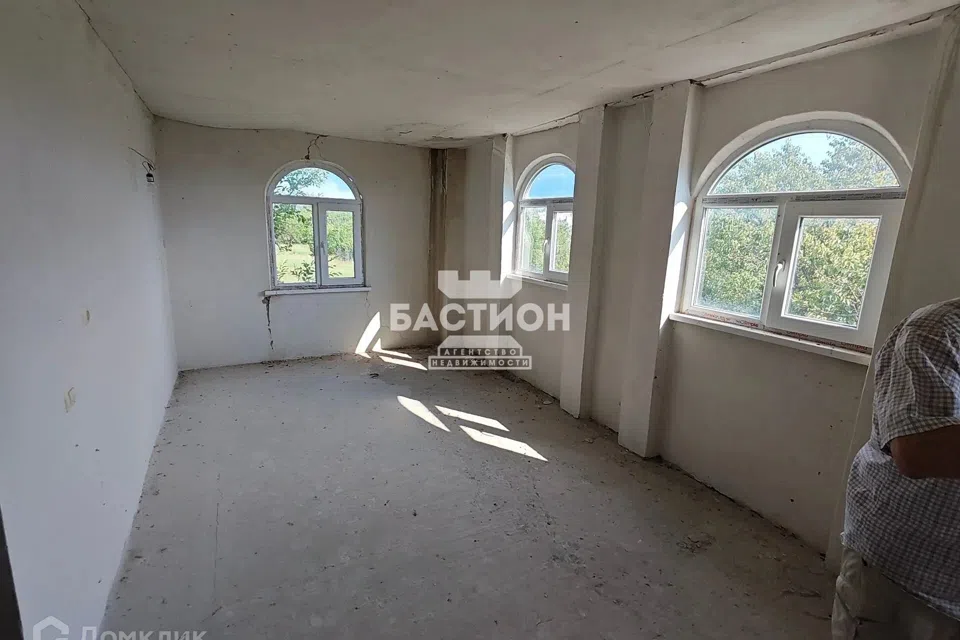 Продаётся 3-этажный дом, 304 м²