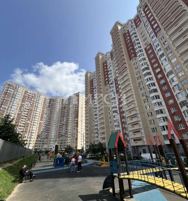 Продаётся 4-комнатная квартира, 79 м²