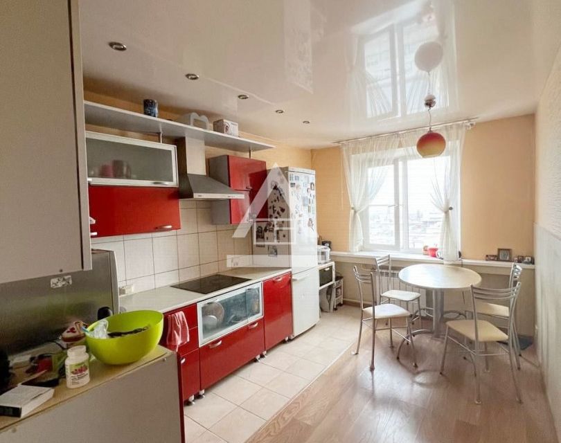 Продаётся 3-комнатная квартира, 105 м²