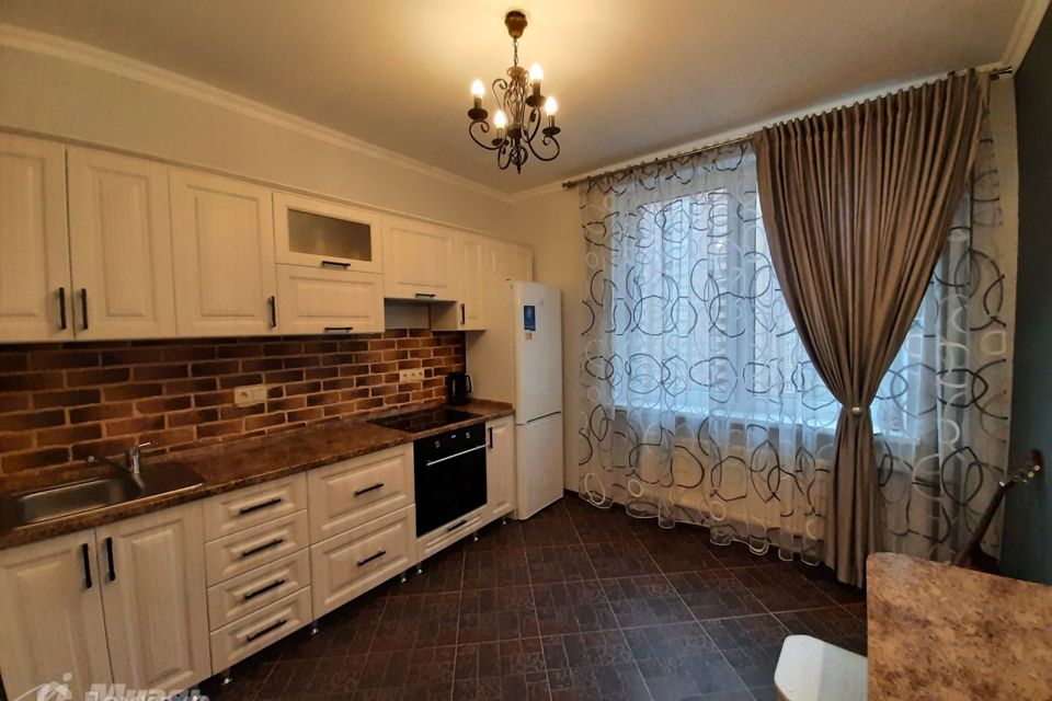 Сдаётся 1-комнатная квартира, 37.5 м²
