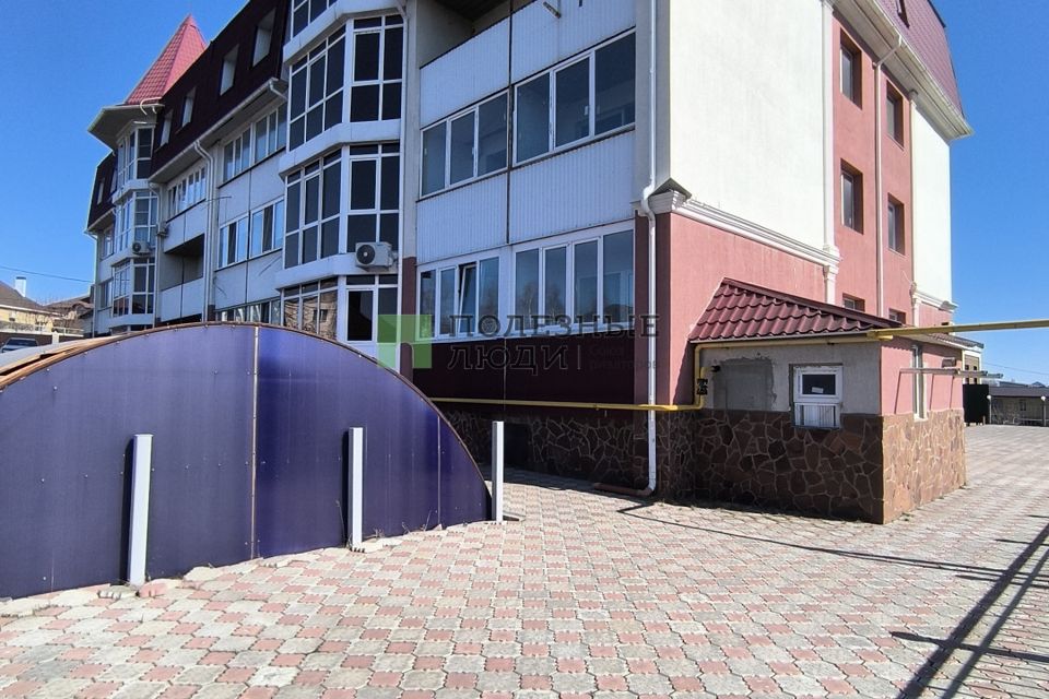 Продаётся 4-комнатная квартира, 104.8 м²