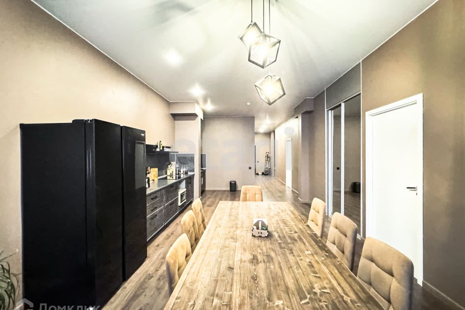 Продаётся 3-комнатная квартира, 123 м²