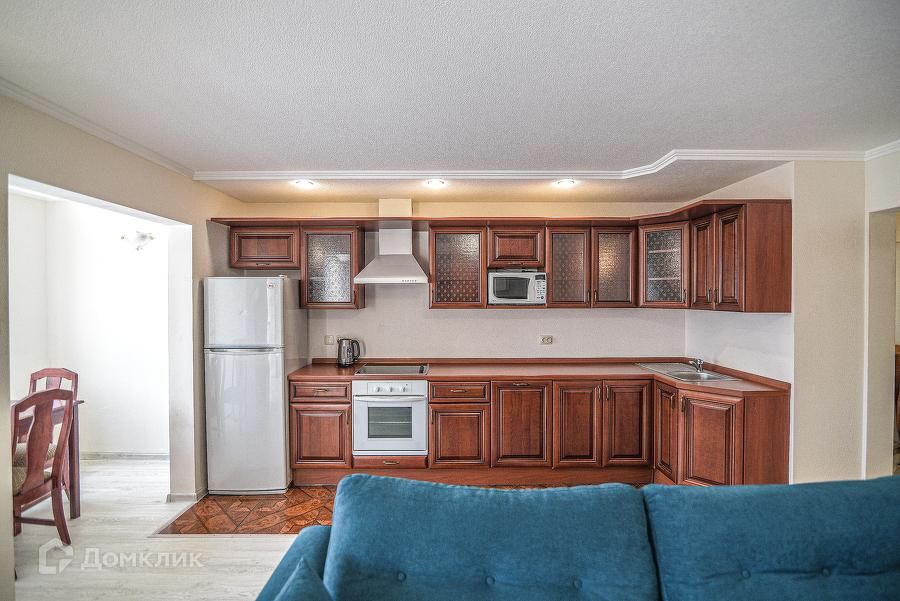 Сдаётся 1-комнатная квартира, 72.4 м²