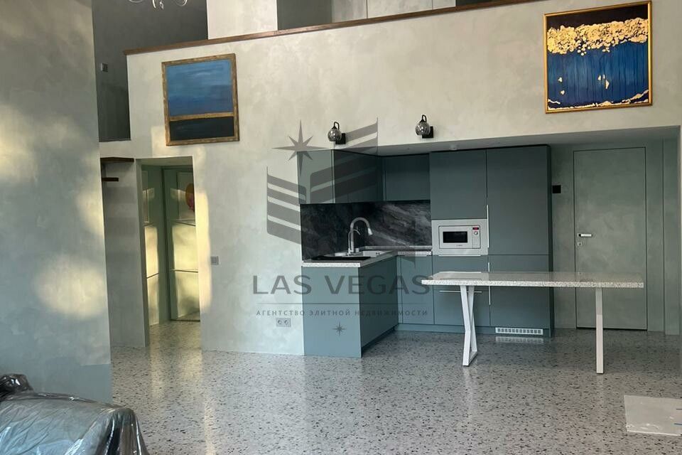 Сдаётся 2-комнатная квартира, 75 м²