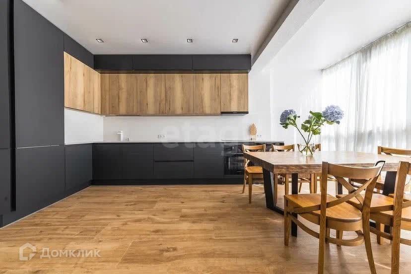 Продаётся 2-комнатная квартира, 65.7 м²