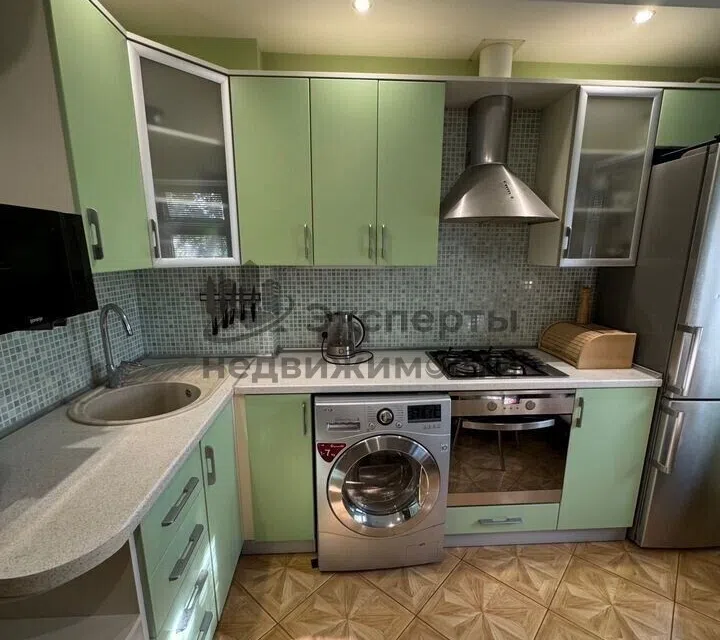 Продаётся 4-комнатная квартира, 85 м²