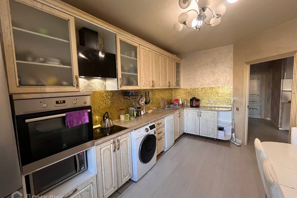 Продаётся 3-комнатная квартира, 75.6 м²