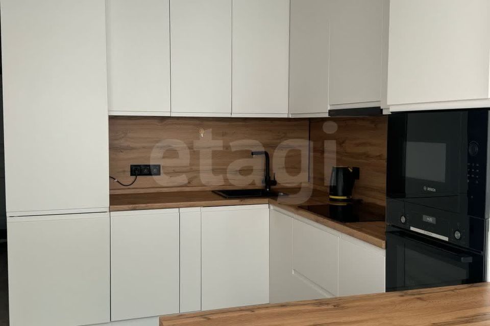 Продаётся 2-комнатная квартира, 60.9 м²