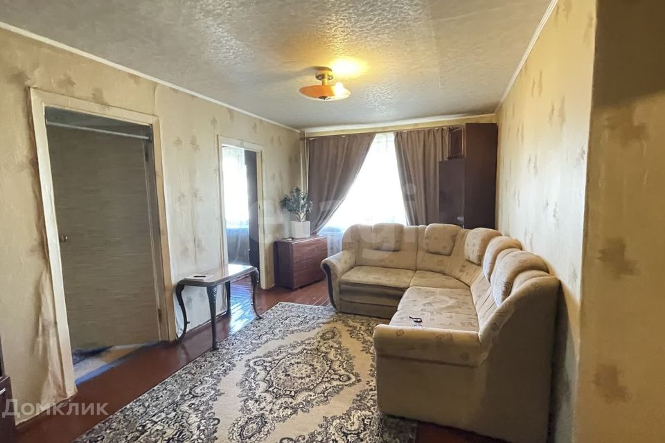 Продаётся 4-комнатная квартира, 61.9 м²