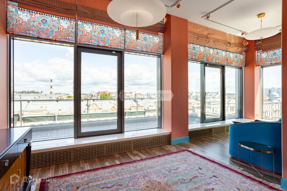 Продаётся 4-комнатная квартира, 163.7 м²