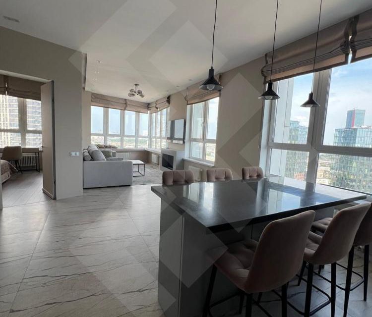 Сдаётся 3-комнатная квартира, 87 м²