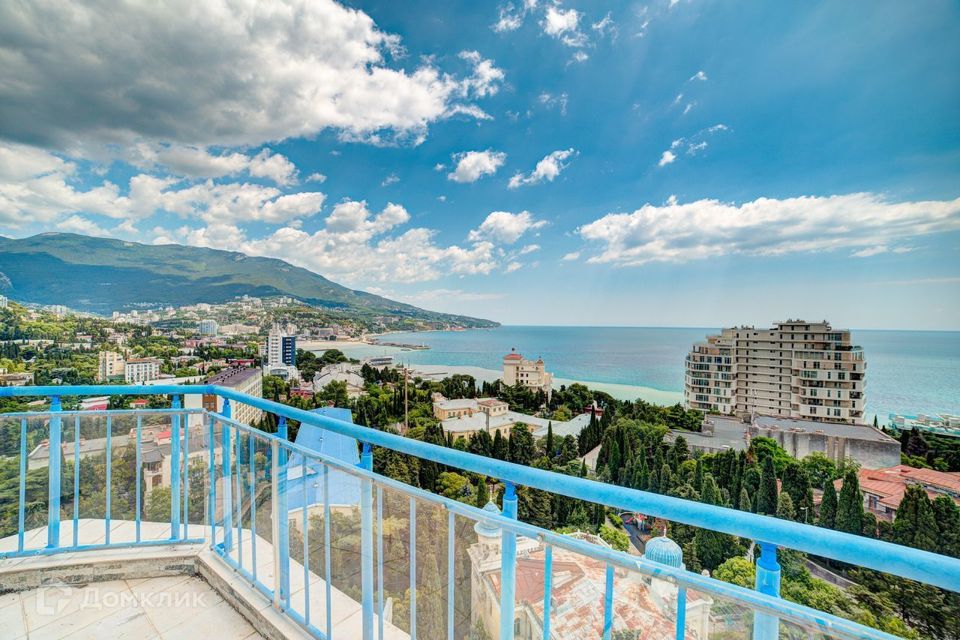 Продаётся 4-комнатная квартира, 276 м²