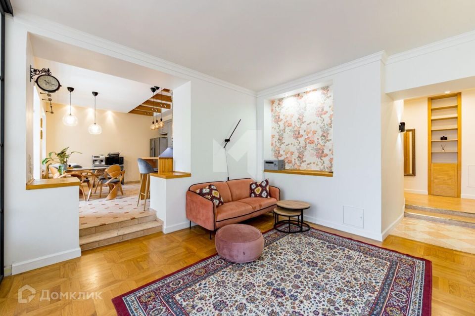 Продаётся 3-комнатная квартира, 98 м²