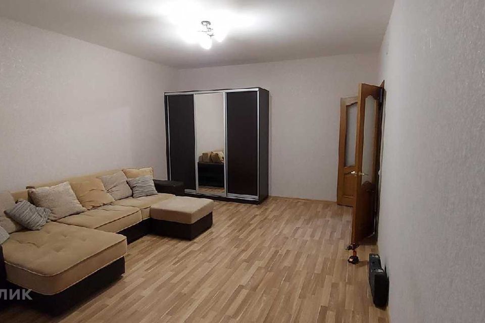 Сдаётся 1-комнатная квартира, 54 м²