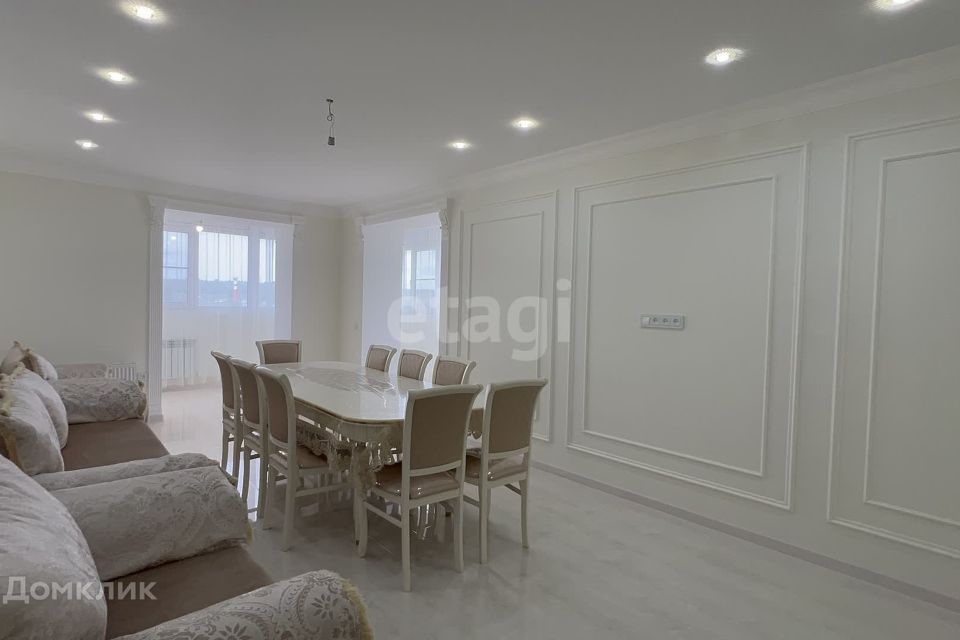 Продаётся 3-комнатная квартира, 127.2 м²