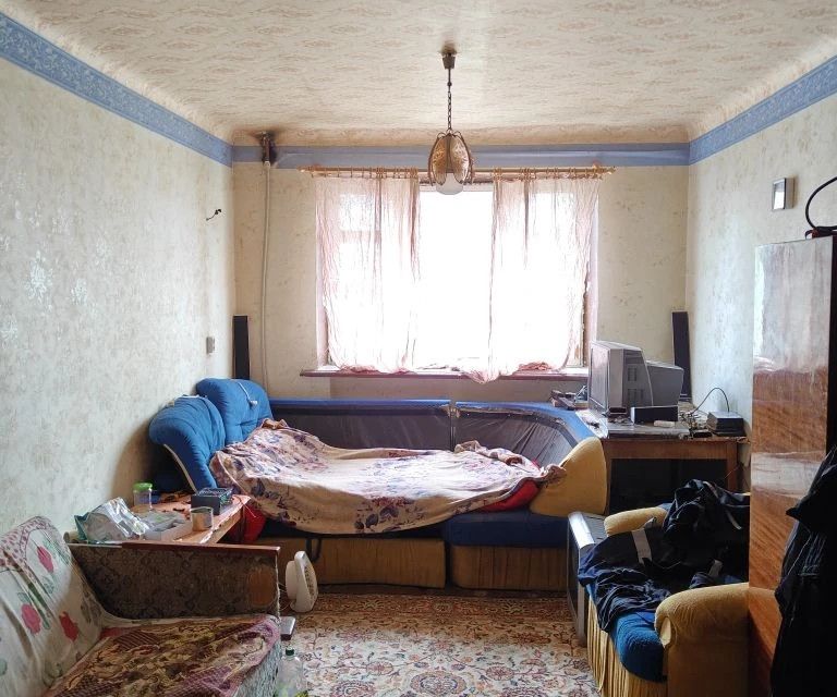 Продаётся 2 комнаты в 5-комн. квартире, 29.9 м²