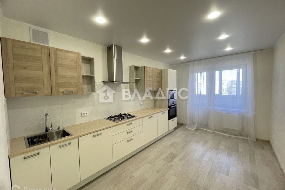 Продаётся 3-комнатная квартира, 105 м²