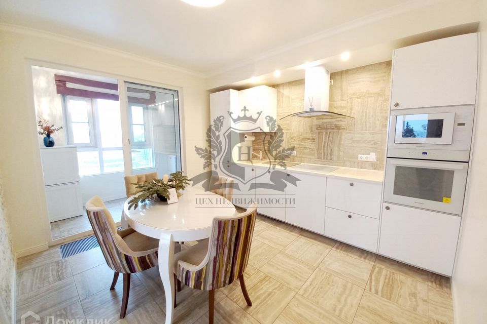 Сдаётся 2-комнатная квартира, 71 м²