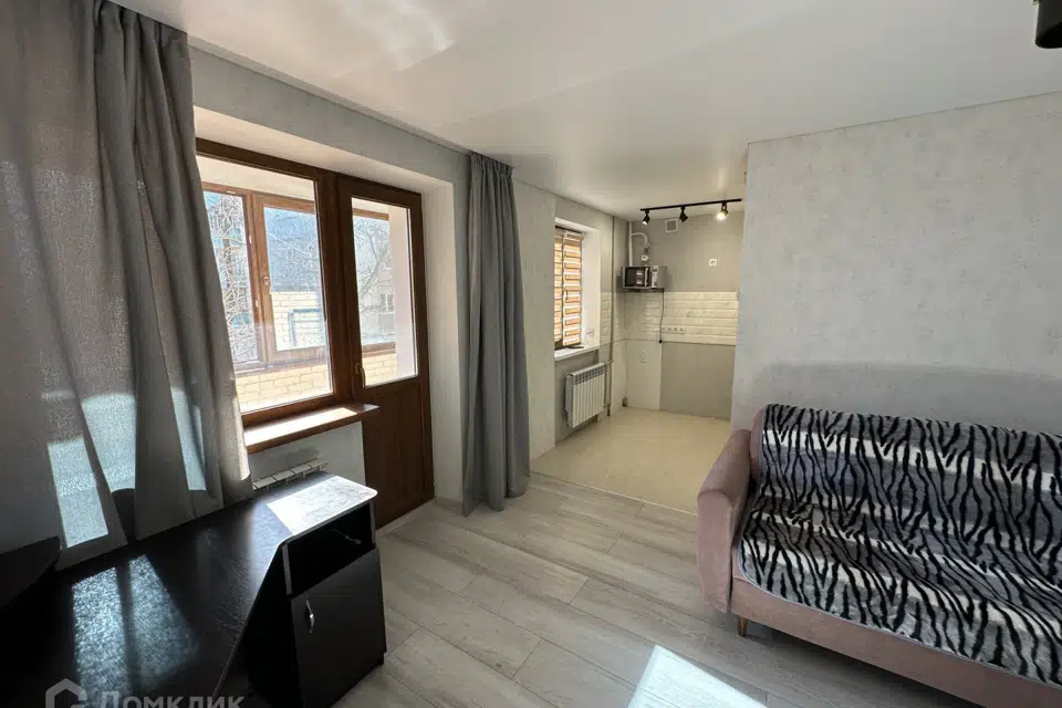 Продаётся 3-комнатная квартира, 55.9 м²