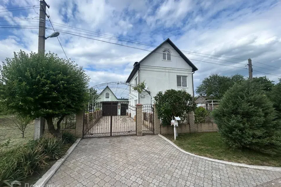 Продаётся 2-этажный дом, 115.6 м²
