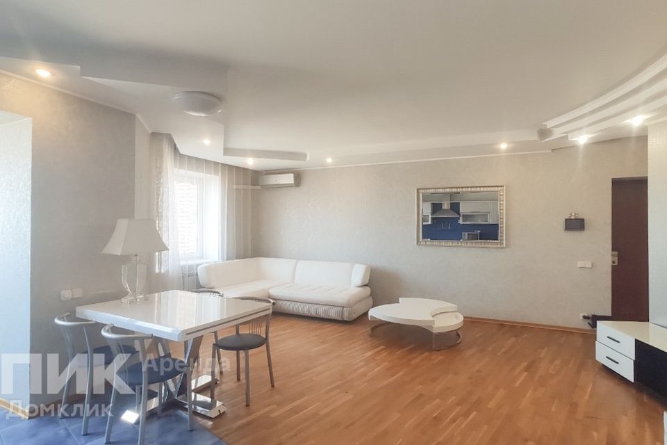 Сдаётся 1-комнатная квартира, 61.9 м²