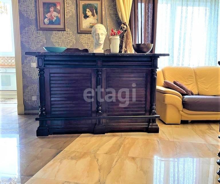 Продаётся 3-комнатная квартира, 90 м²