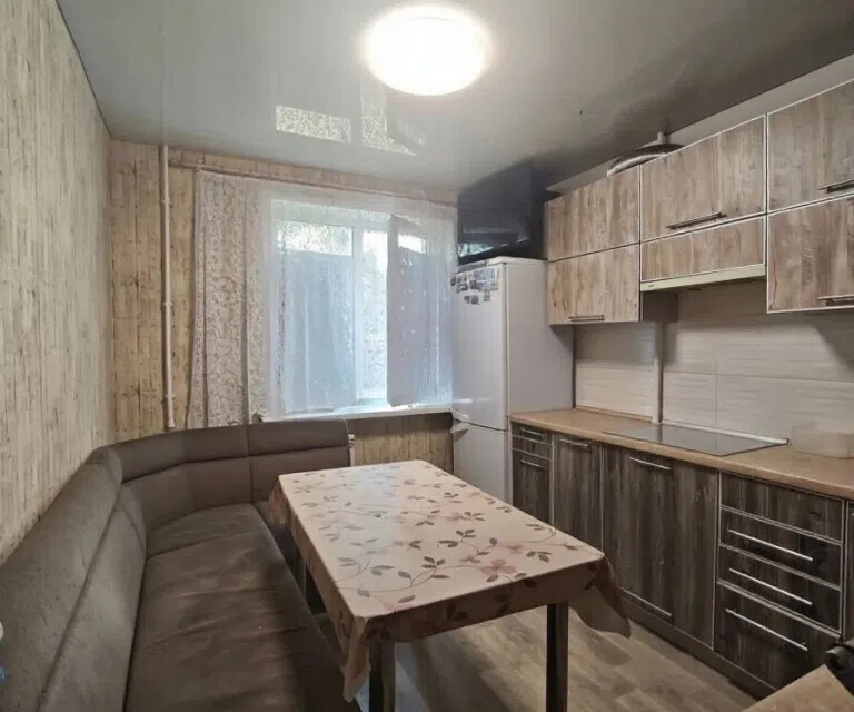 Продаётся 3-комнатная квартира, 56.8 м²