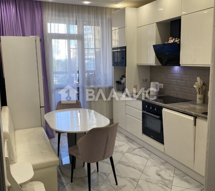 Продаётся 3-комнатная квартира, 71.5 м²